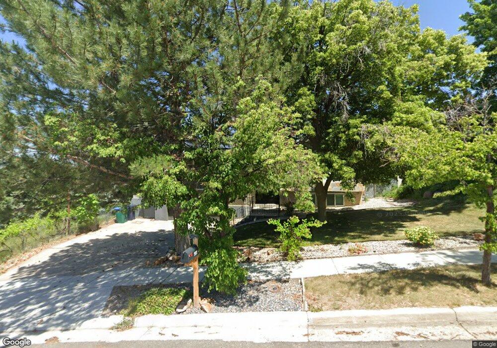 9111 S Hummingbird Ln, Sandy, UT 84094 - photo 1