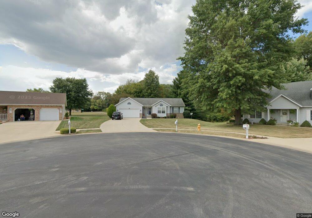 1611 Jack Ct, Effingham, IL 62401 - photo 1