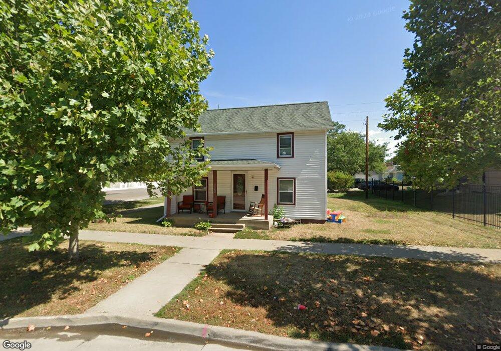 1100 6th St SE, Cedar Rapids, IA 52401 - photo 1