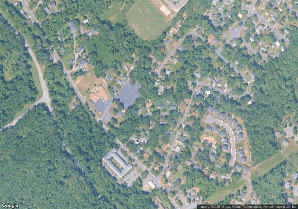 19110 Perry St, Triangle, VA 22172 - photo 1