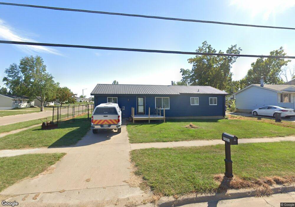 2321 Wilson Ave SW, Cedar Rapids, IA 52404 - photo 1