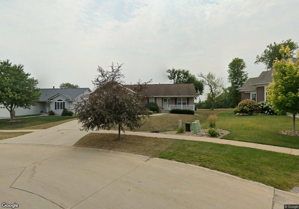 2612 Handley Dr SW, Cedar Rapids, IA 52404 - photo 1