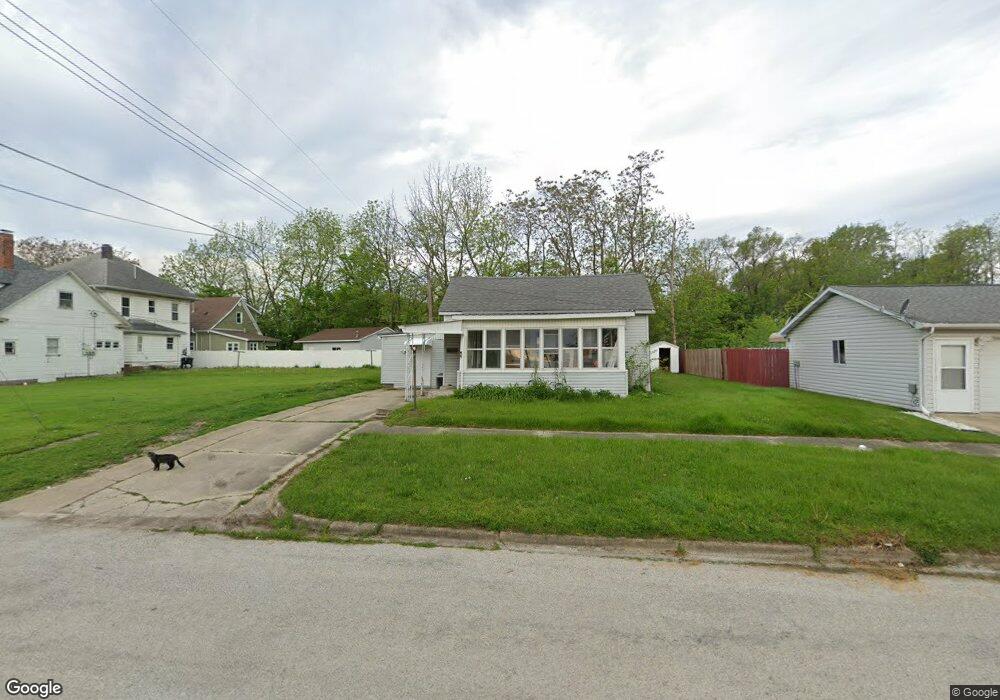 417 N 16th St, Mattoon, IL 61938 - photo 1