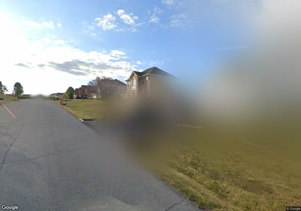 581 Shannon Dr N, Greencastle, PA 17225 - photo 1