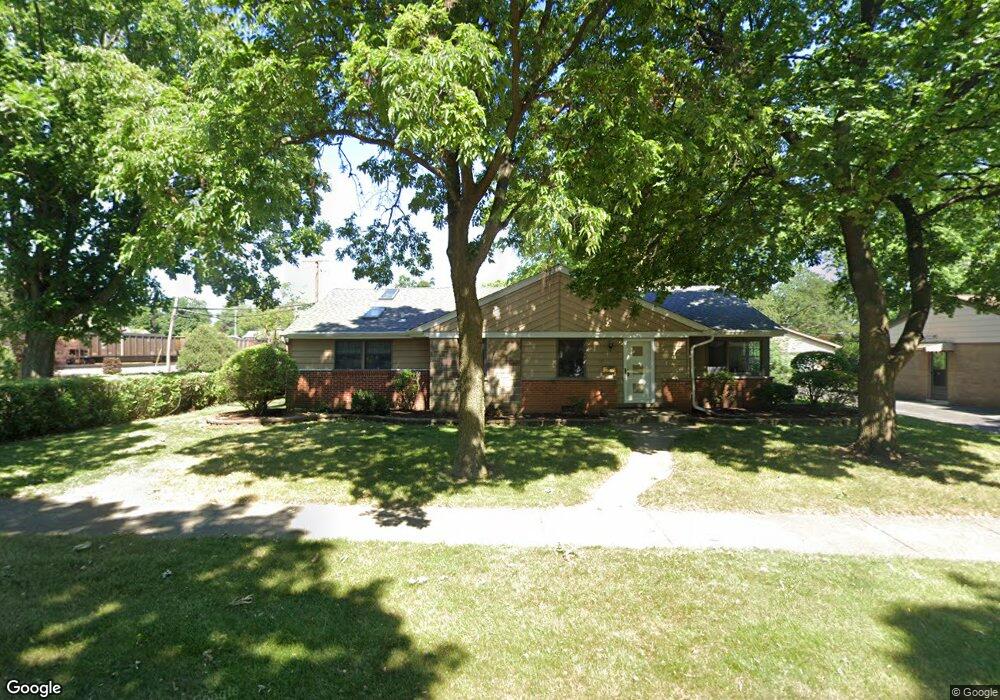 107 S Elm Tree Ln, Elmhurst, IL 60126 - photo 1