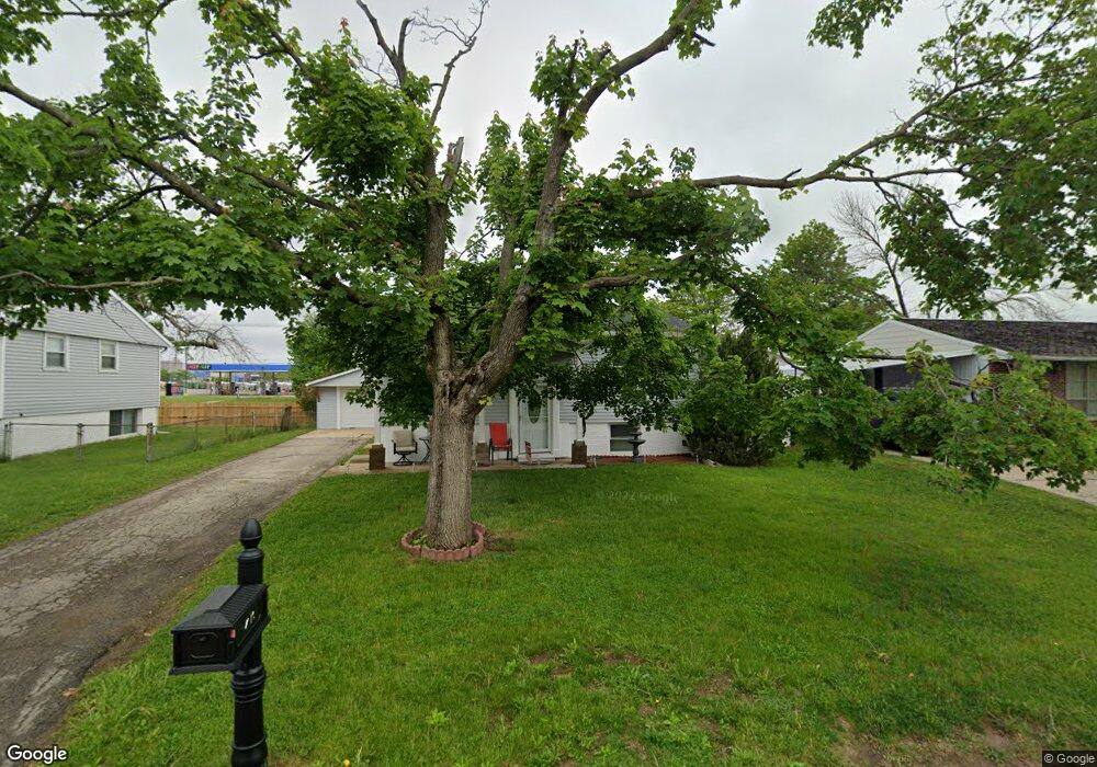 3010 Chapel Dr SW unit II, Cedar Rapids, IA 52404 - photo 1