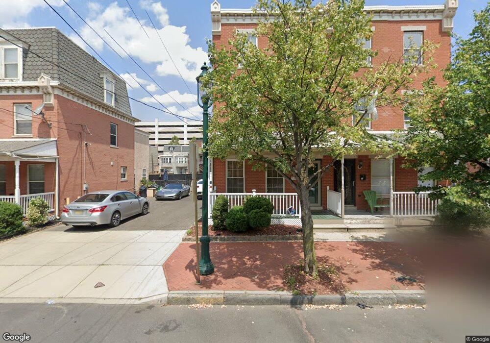 541 Washington St, Camden, NJ 08103 - photo 1