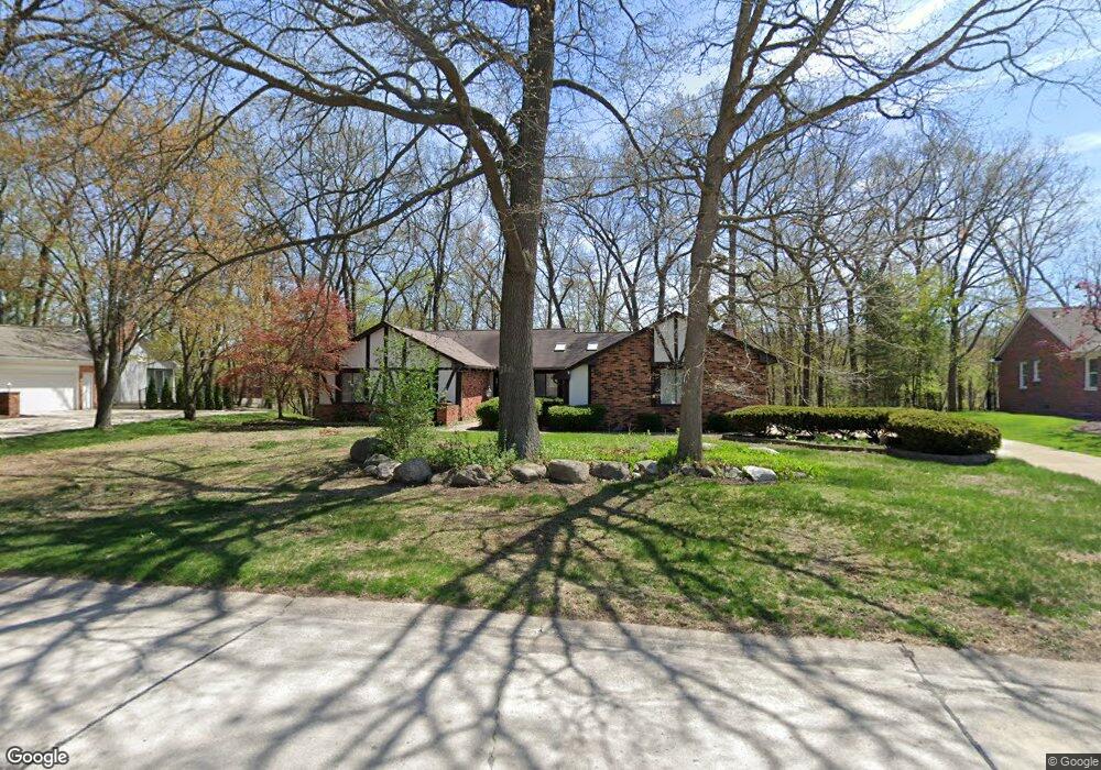 1843 Ledbury Dr, Bloomfield Hills, MI 48304 - photo 1