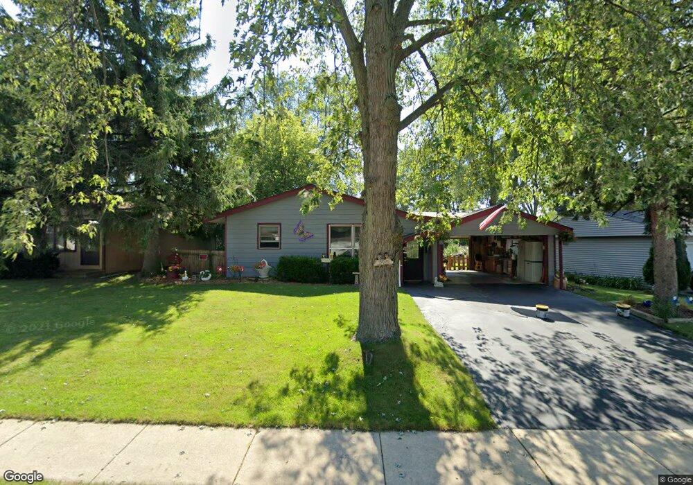 324 Tulsa Ave, Carpentersville, IL 60110 - photo 1