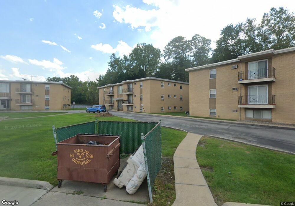 5378 Lee Rd unit 29, Maple Heights, OH 44137 - photo 1