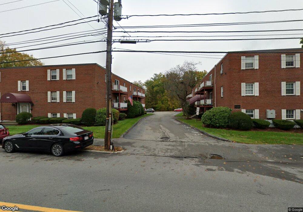 266 Albion St unit 8, Wakefield, MA 01880 - photo 1