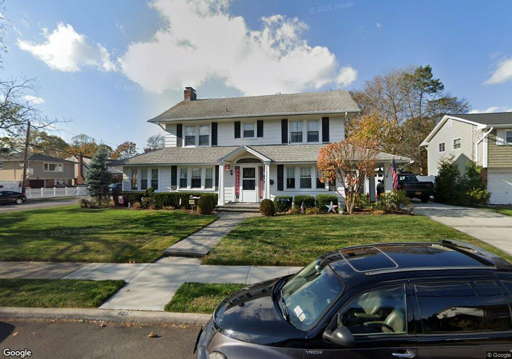 725 Lakeside Dr, Baldwin, NY 11510 - photo 1