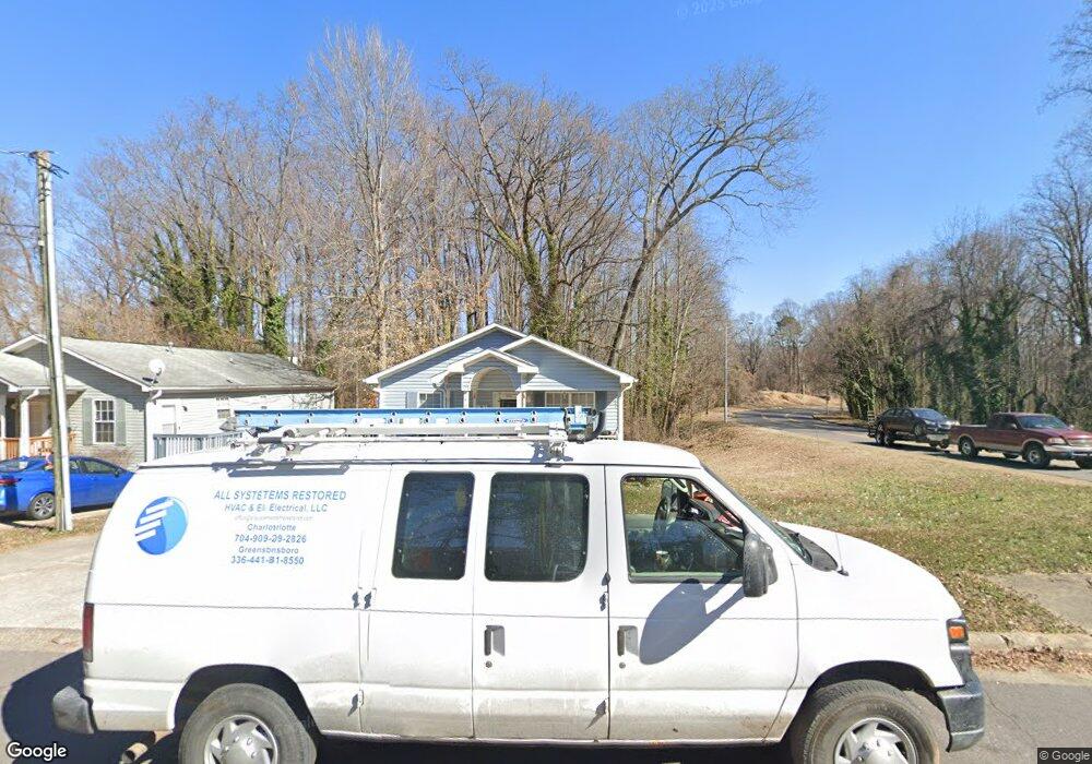 1401 Addison Ave, Winston Salem, NC 27105 - photo 1