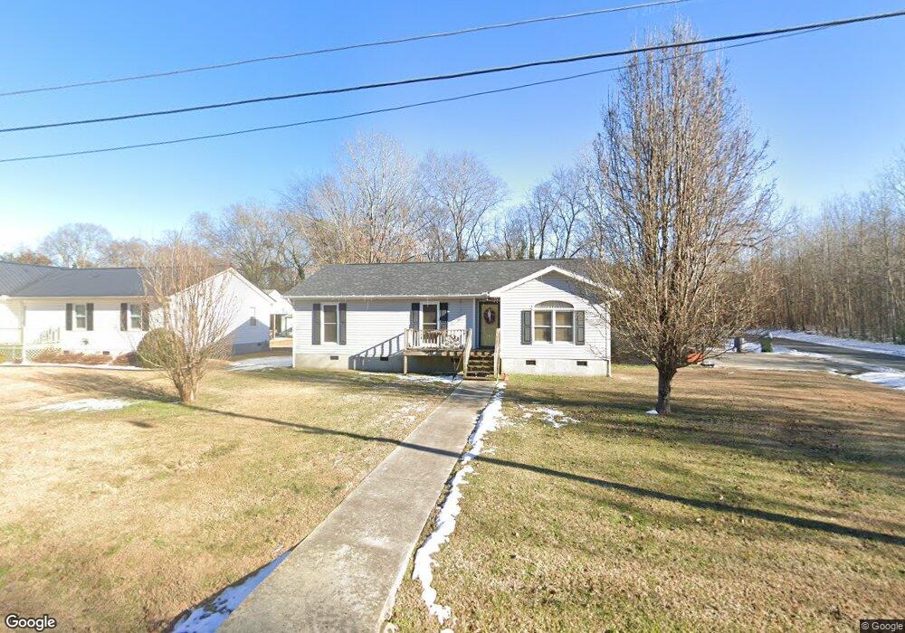 1022 Oakley Ave, Roanoke Rapids, NC 27870 - photo 1