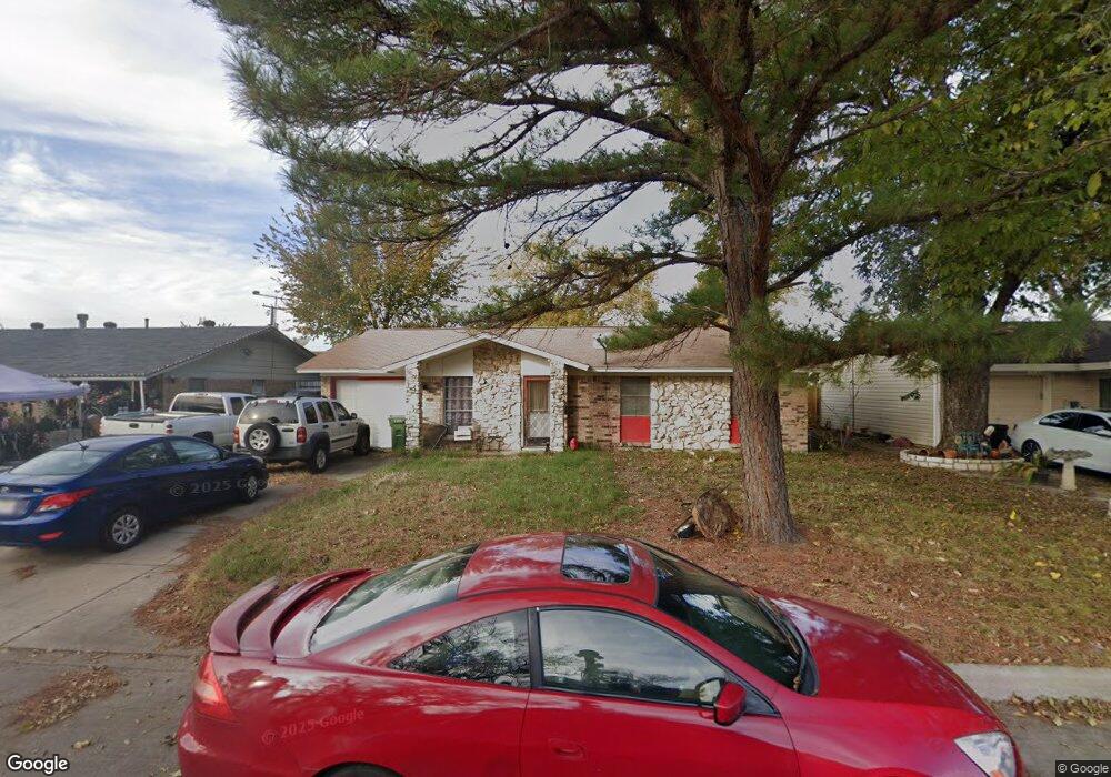 725 Tanglewood Dr, Hurst, TX 76053 - photo 1