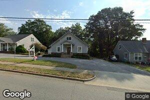 439 4th St SW, Hickory, NC 28602
