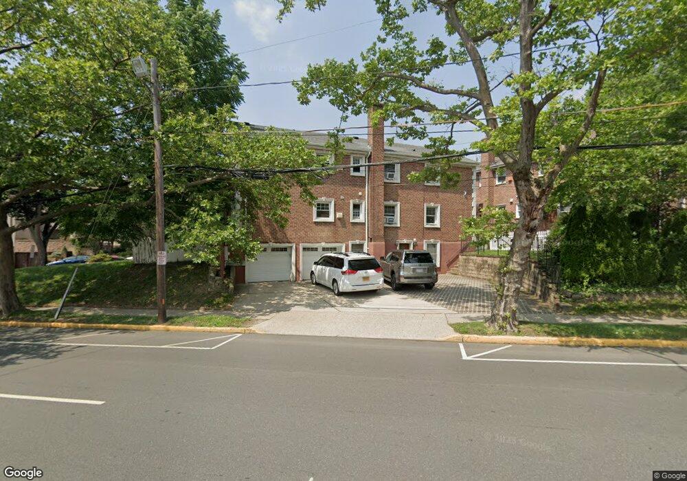 2 Hill Park Ave unit 2, Great Neck, NY 11021 - photo 1