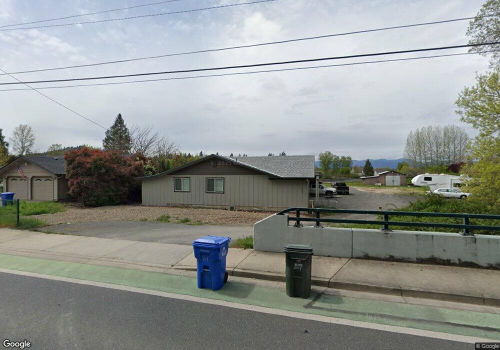 1664 Hubbard Ln, Grants Pass, OR 97527 - photo 1