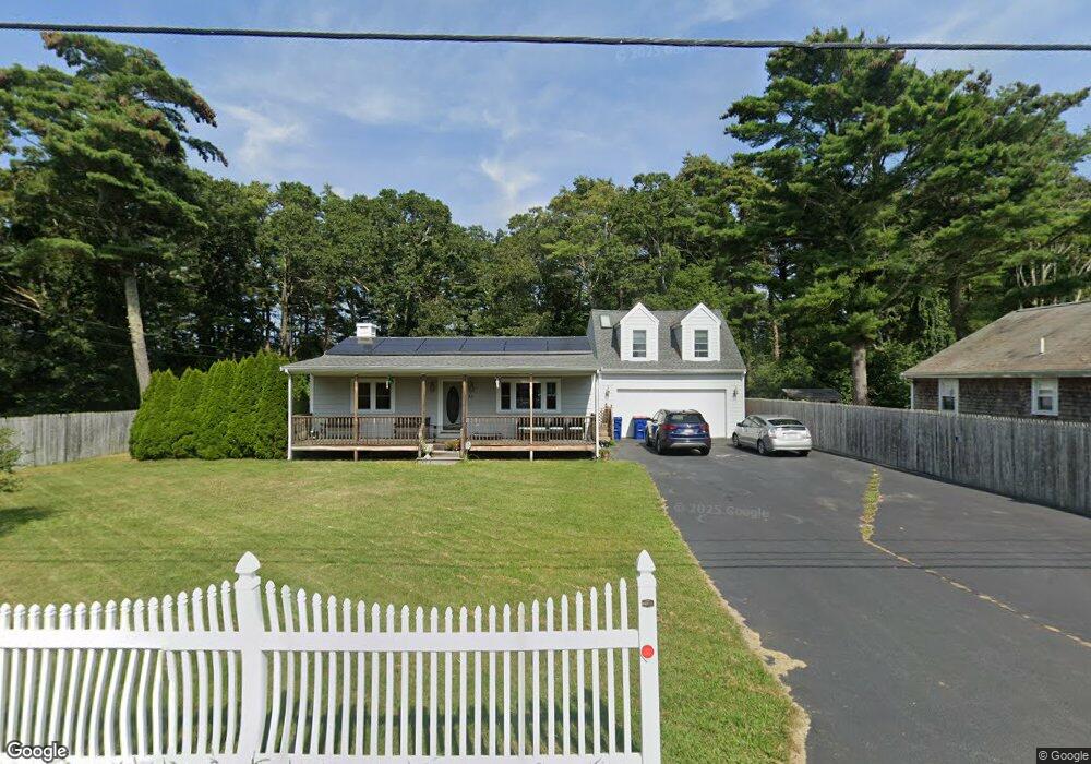 35 Gitchee Gummie Rd, Buzzards Bay, MA 02532 - photo 1