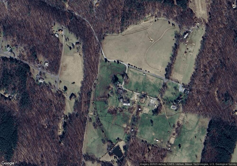 546 Preston Unger Ln, Berkeley Springs, WV 25411 - photo 1