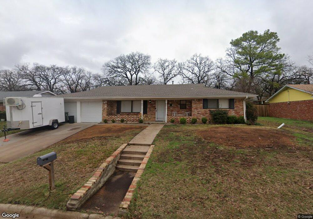 528 Plainview Dr, Hurst, TX 76054 - photo 1