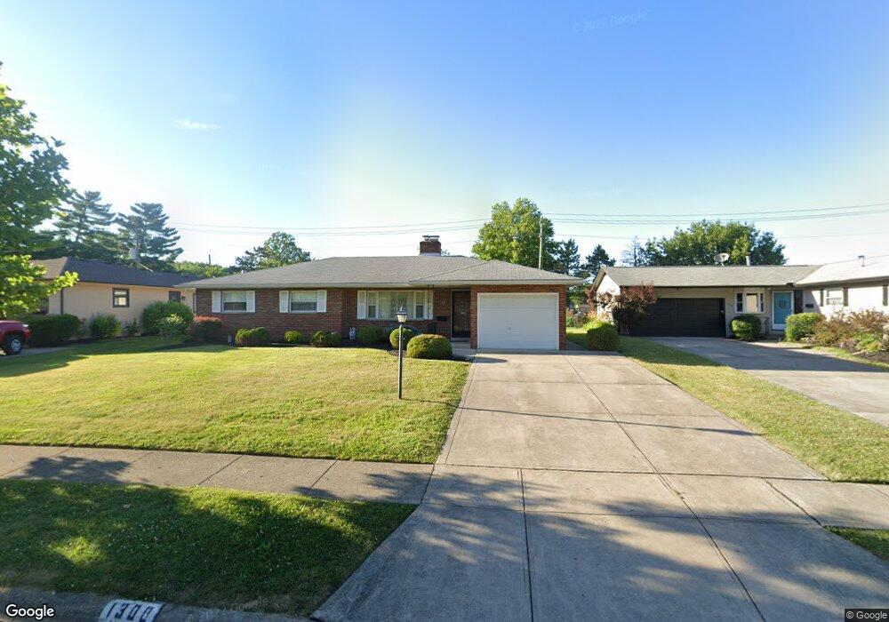 1300 Fahlander Dr N, Columbus, OH 43229 - photo 1