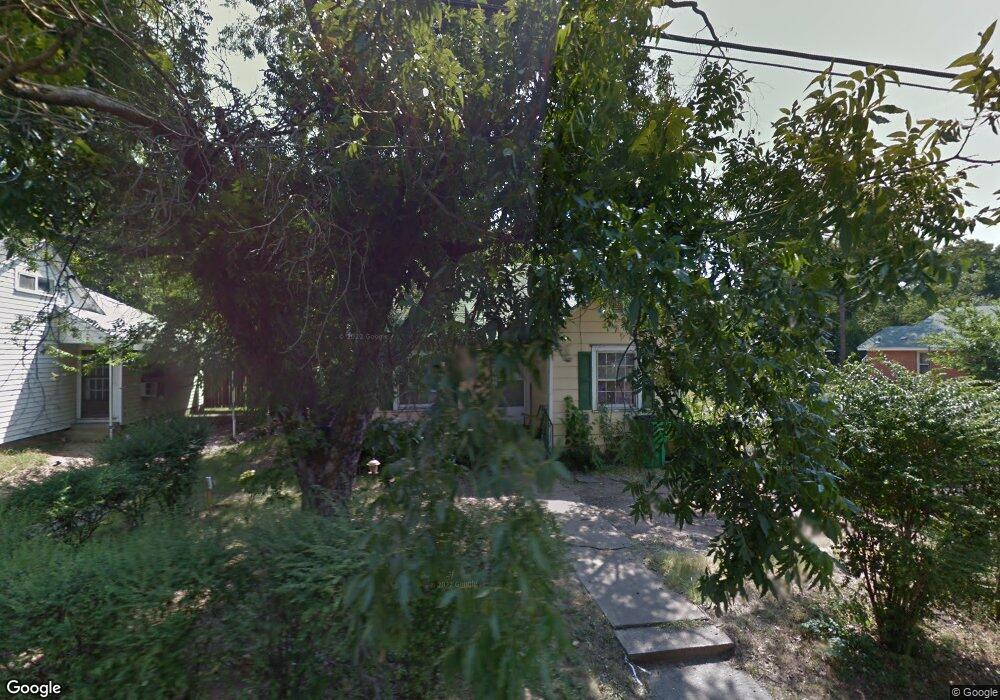 1006 N Clements St, Gainesville, TX 76240 - photo 1
