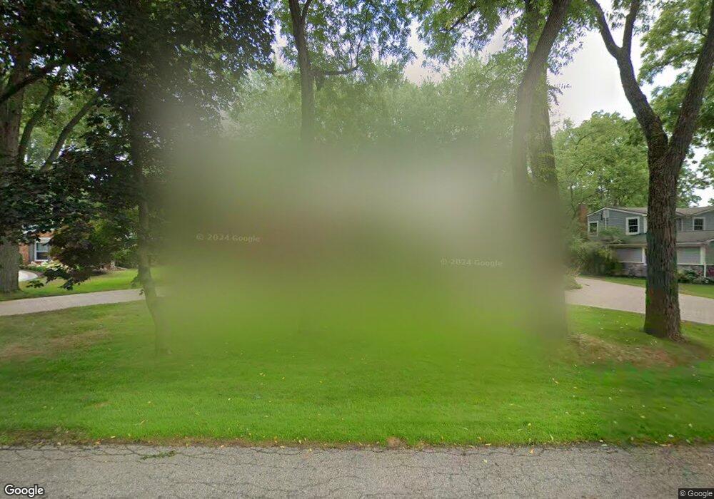 5551 Lakeview Dr, Bloomfield Hills, MI 48302 - photo 1