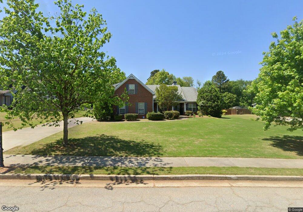 562 Stratford Pkwy, Winder, GA 30680 - photo 1