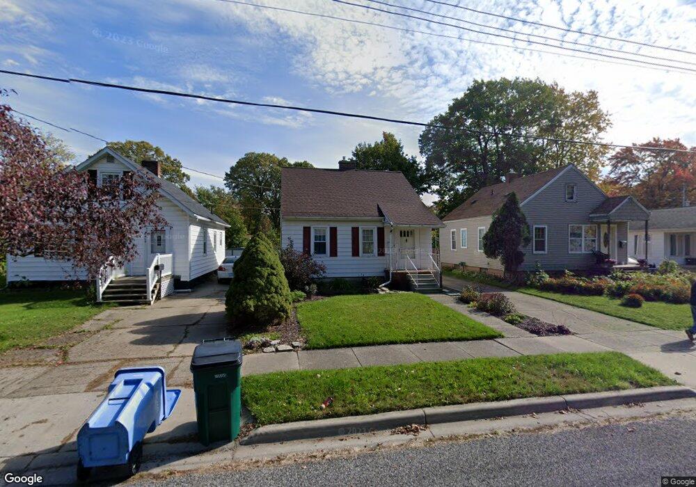 2415 Stirling Ave, Lansing, MI 48910 - photo 1