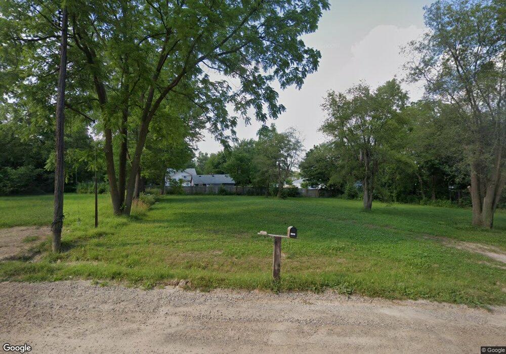 1042 W Yale Ave, Flint, MI 48505 - photo 1