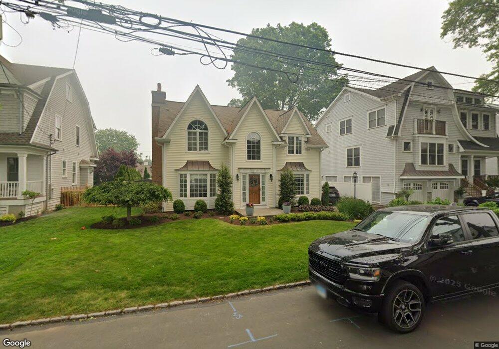 123 Pratt St, Fairfield, CT 06824 - photo 1