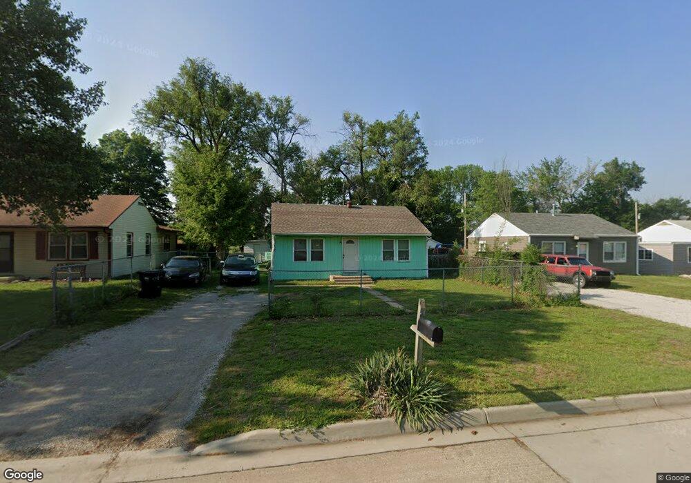 1020 SE 33rd St, Topeka, KS 66605 - photo 1