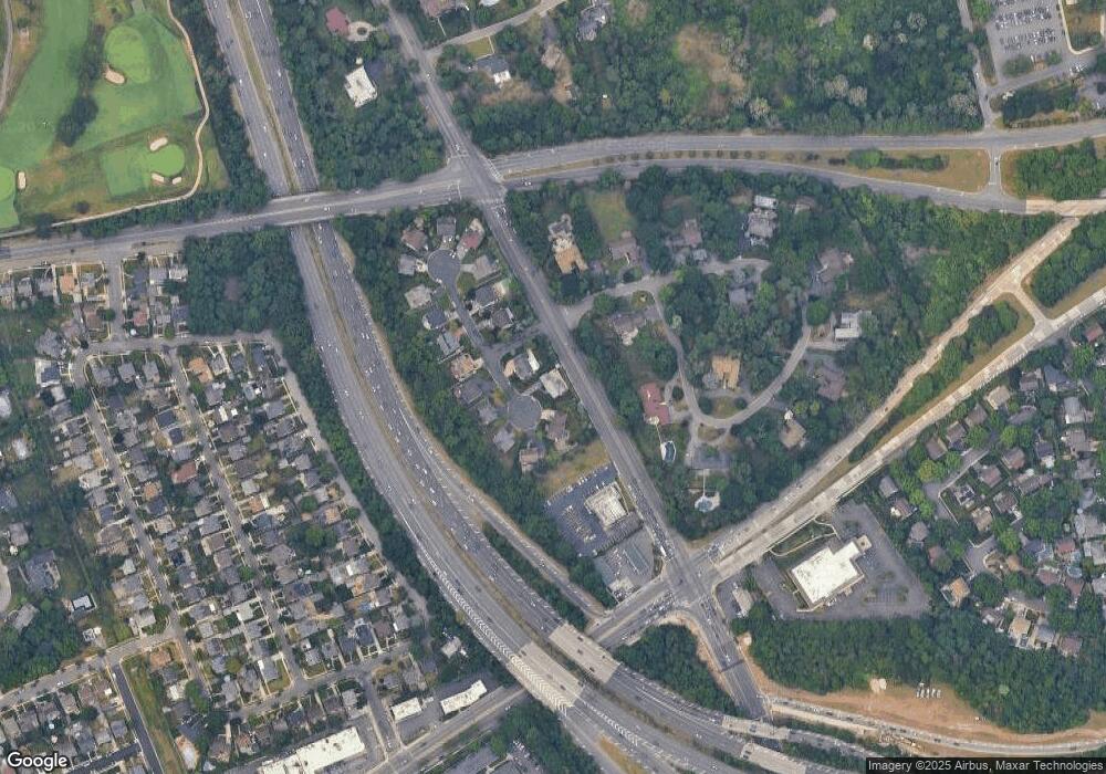 13 Laurel Ln, Old Westbury, NY 11568 - photo 1