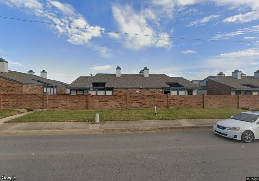 630 Bellaire Dr unit B, Hurst, TX 76053 - photo 1