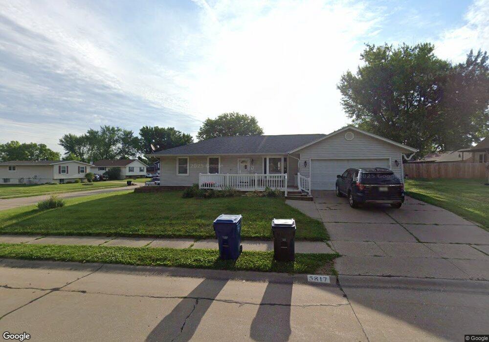 5817 Oakbrook Rd, Davenport, IA 52806 - photo 1