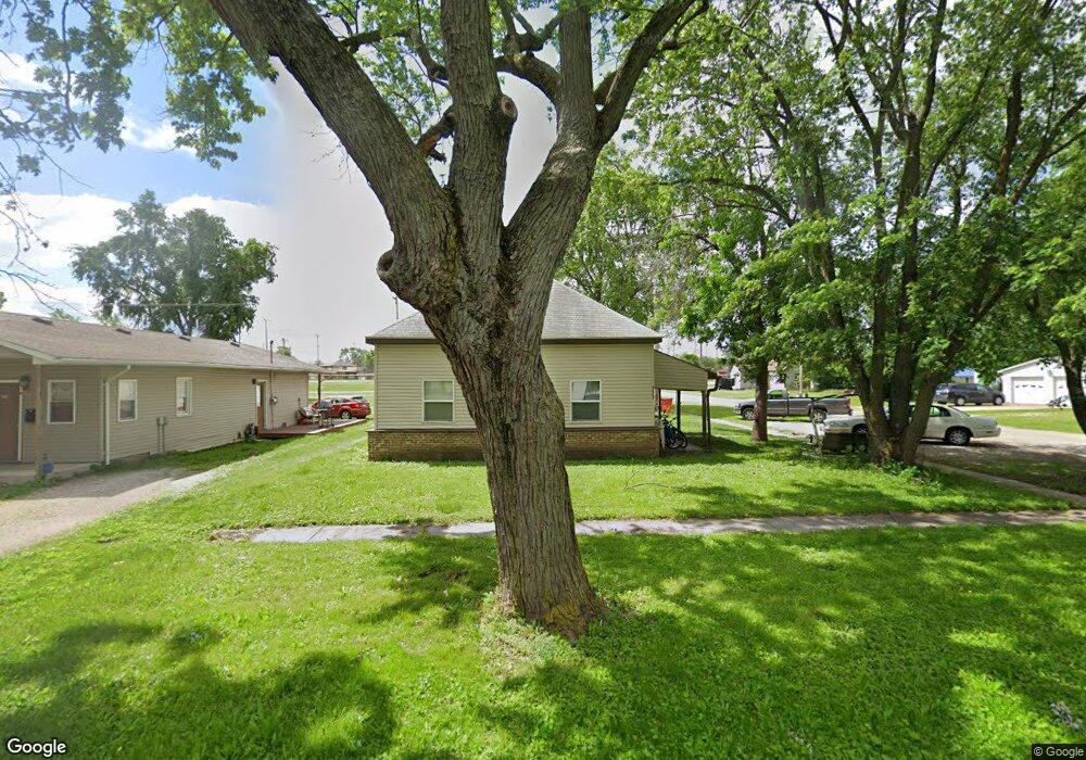 721 Moultrie Ave, Mattoon, IL 61938 - photo 1