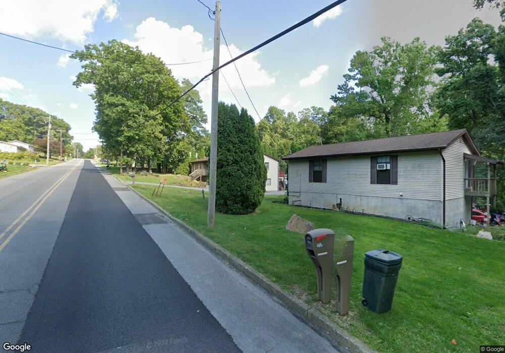 221 Constitution Ave, Wind Gap, PA 18091 - photo 1