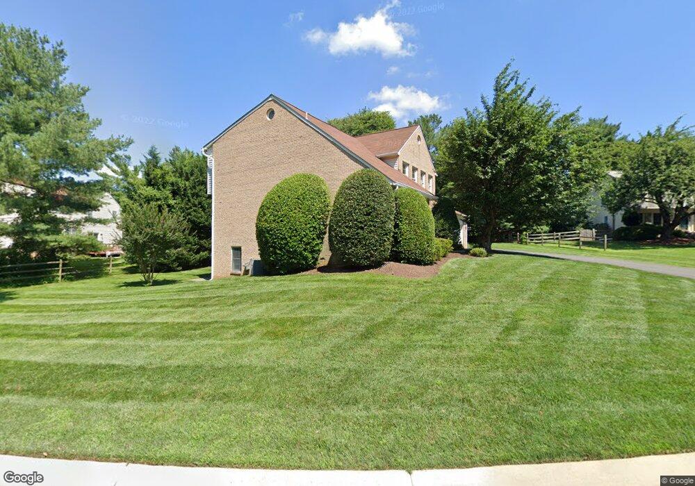 5709 Mossrock Dr, Rockville, MD 20852 - photo 1