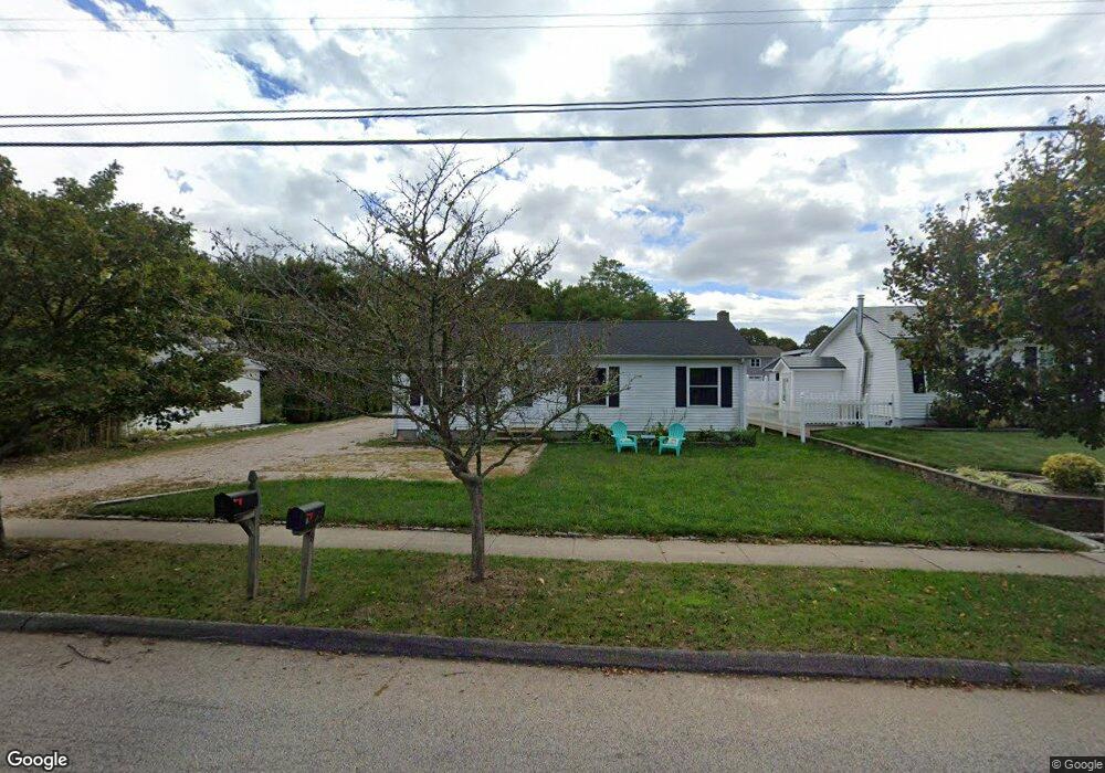 8 W Arch St unit 1, Pawcatuck, CT 06379 - photo 1