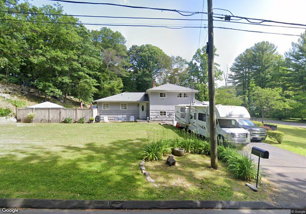 9 Midwood Rd, Norwalk, CT 06851 - photo 1