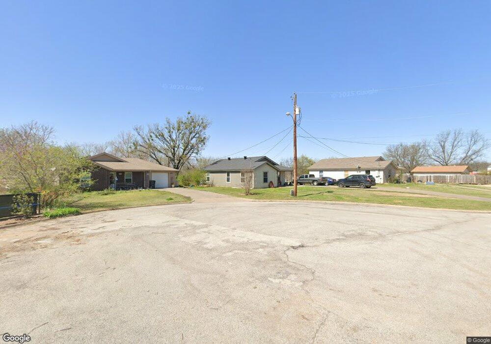 1607 Roberts Ct, Cleburne, TX 76033 - photo 1