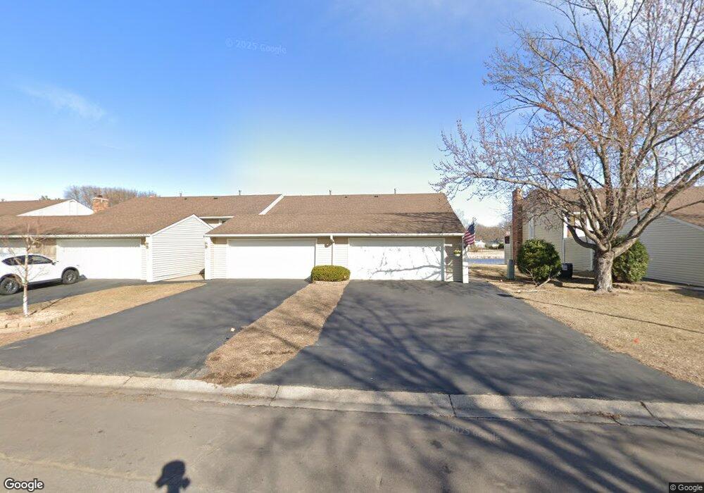 10404 Yorktown Ln N, Maple Grove, MN 55369 - photo 1