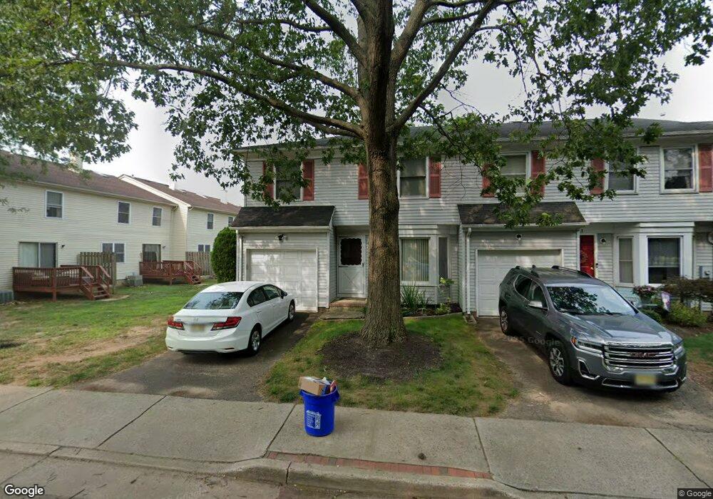 1 Tree Top Rd, Middlesex, NJ 08846 - photo 1