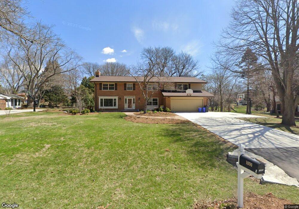 1090 Red Barn Ln, Elm Grove, WI 53122 - photo 1