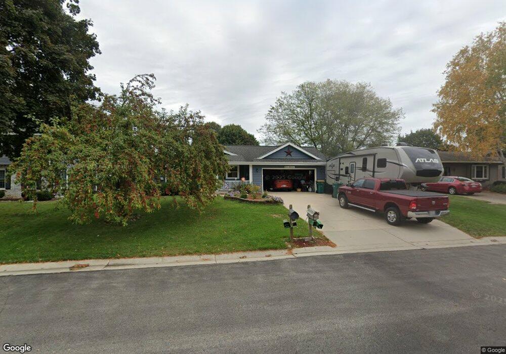 W164N10604 Timberline Ct, Germantown, WI 53022 - photo 1