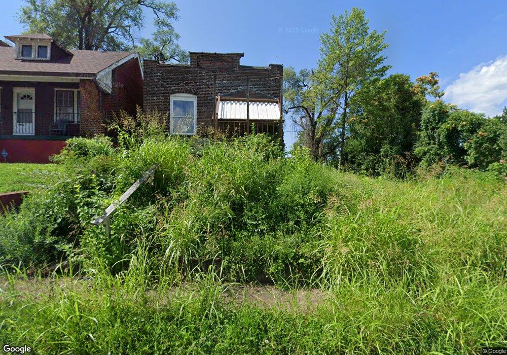 4464 Bessie Ave, Saint Louis, MO 63115 - photo 1