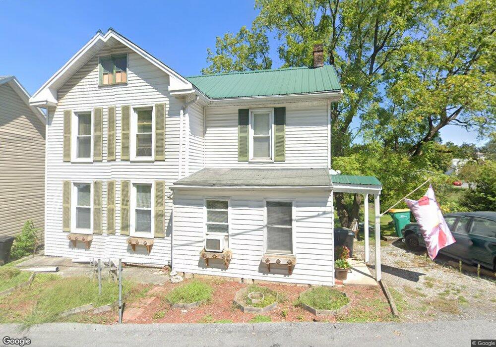 807 W Main St, Waynesboro, PA 17268 - photo 1