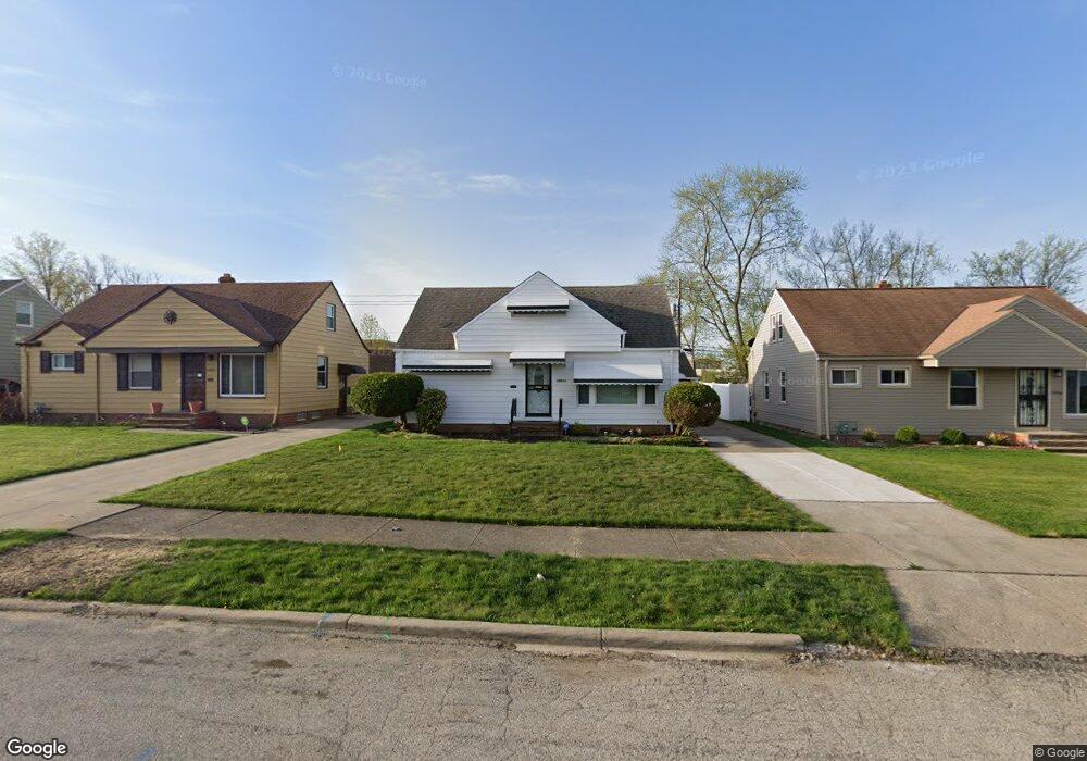 19900 Stockton Ave, Maple Heights, OH 44137 - photo 1