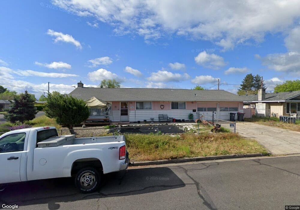 740 Ash St, Central Point, OR 97502 - photo 1